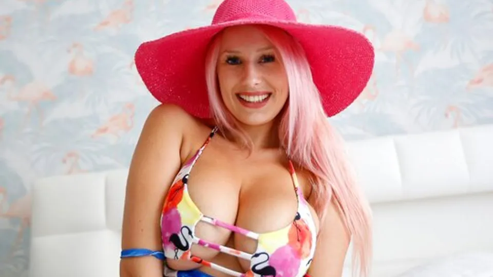 Blonde with big milking do not mind sex