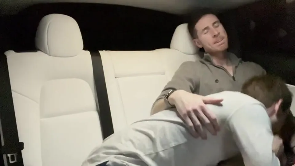 Blowjob Car - ThisVid.com