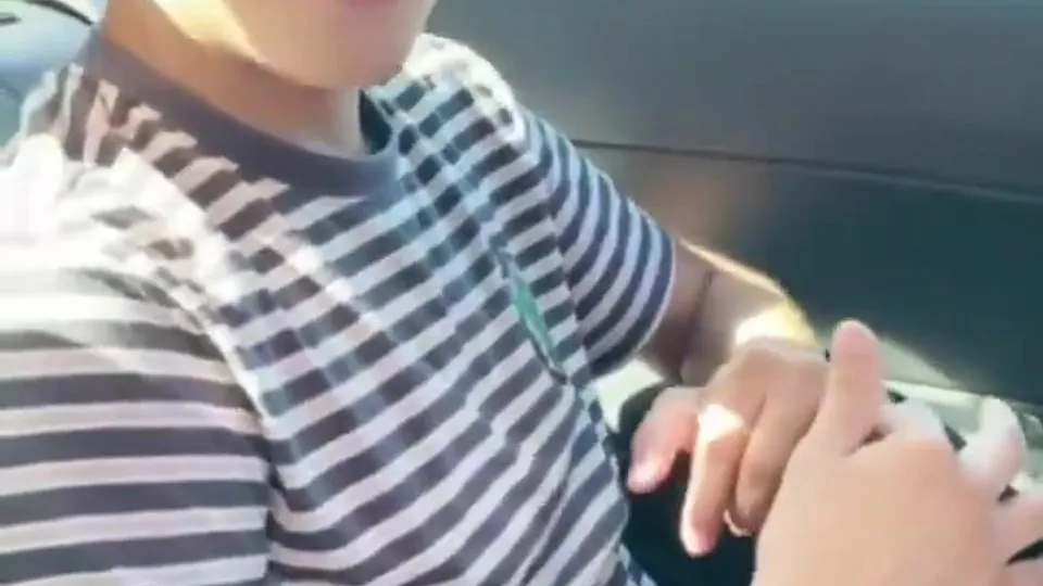 Blowjob in the car2