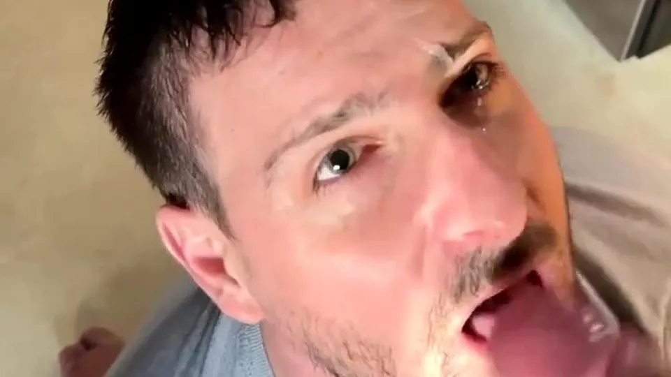 Blue-eyes got a facial - ThisVid.com