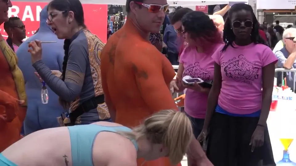 Body painting 3 - ThisVid.com