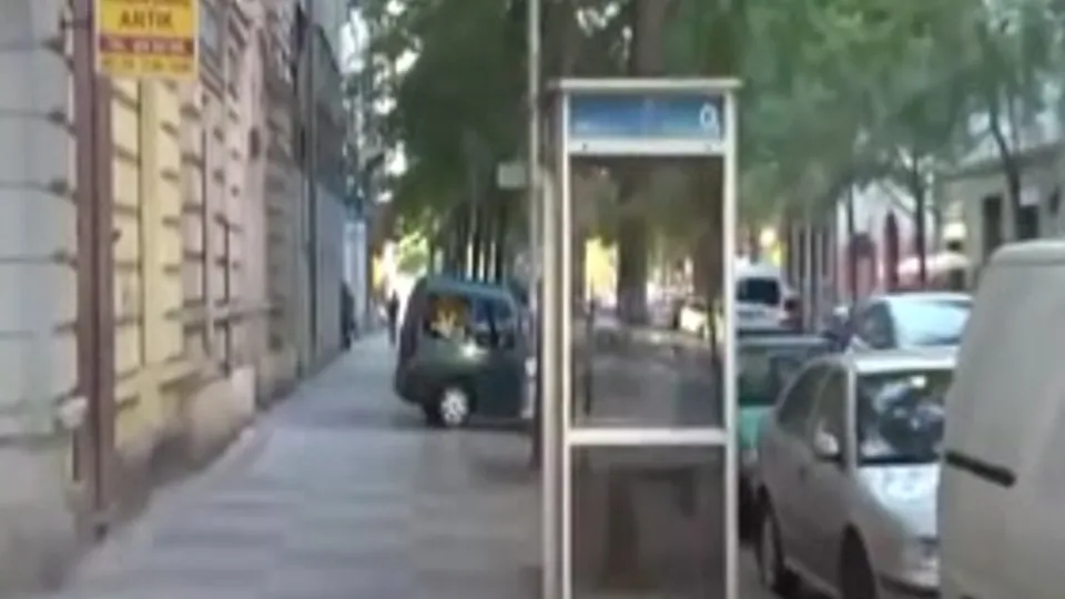 Bodybuilder drills hole