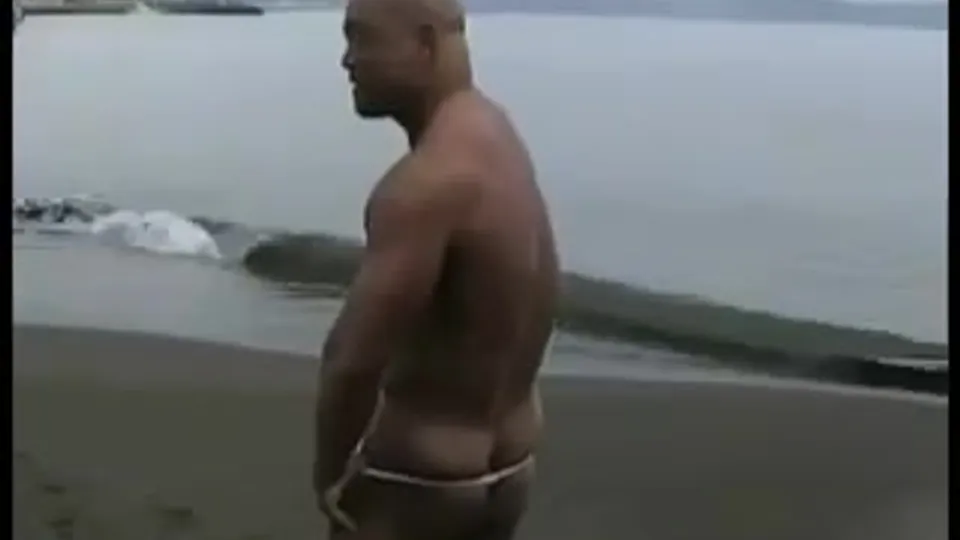 Pauzão em Praia de Bodybuilder