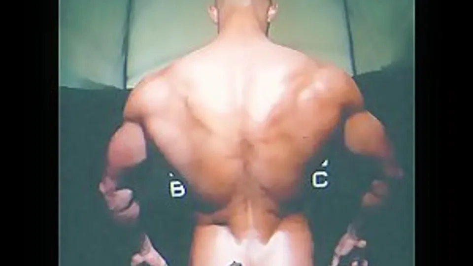 Bodybuilder Gets Spray Tanned