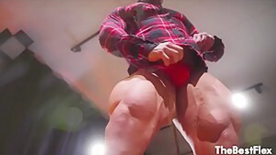 Muscular Bodybuilder Oil Worship