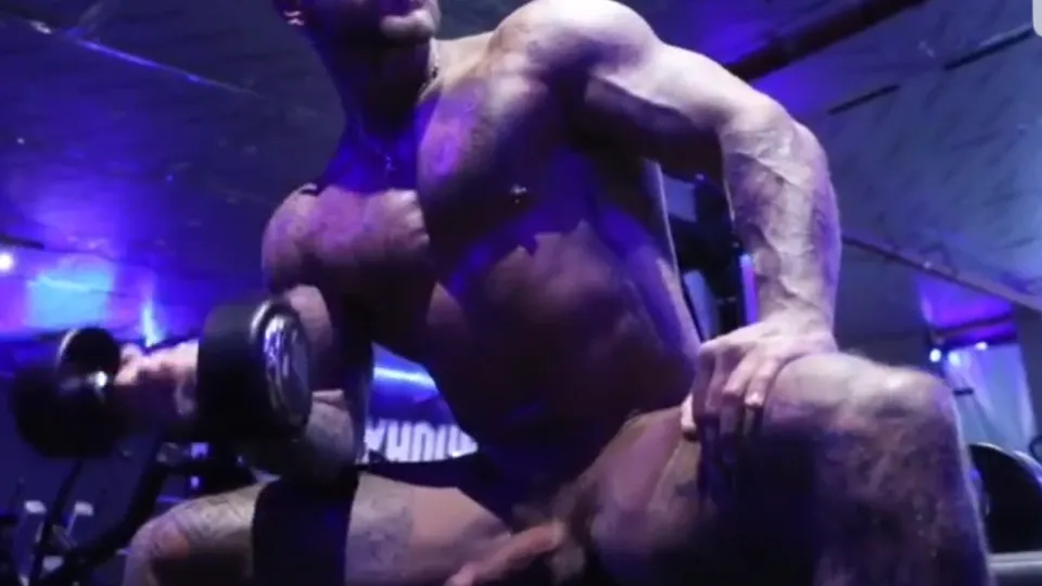 Bodybuilder Nude Workout - ThisVid.com