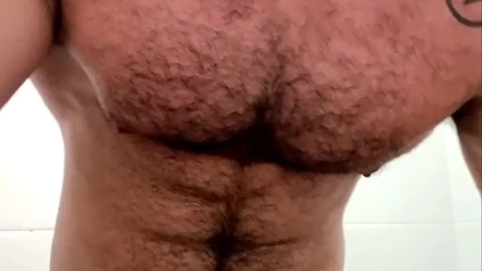 Bodybuilder Stripping and Flexing - ThisVid.com