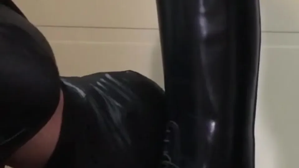 Boots And Cock Service - ThisVid.com