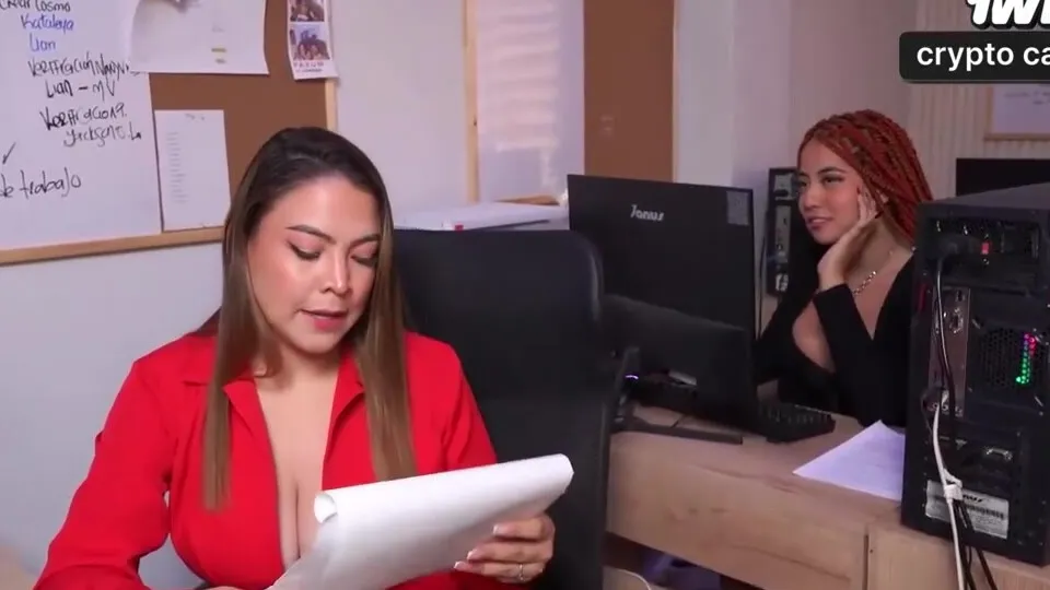 Lesbian Milf Massage: Twat Slurping & Role Play