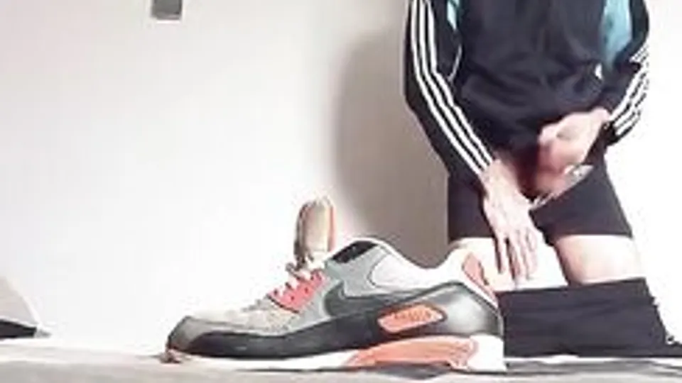 Boy Hot Air Max Cum Sesh