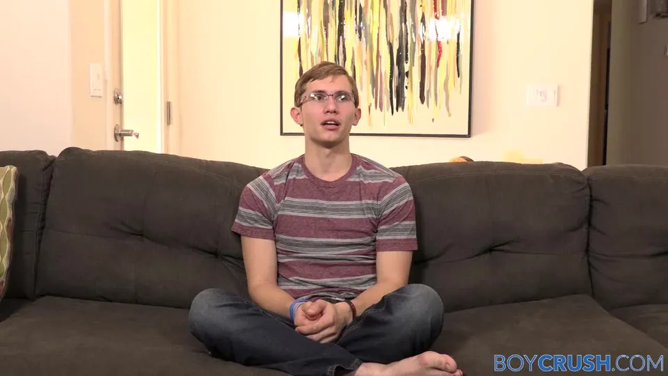 boycrush- darron bluu moans while stroking his massive dong on the couch.mp4