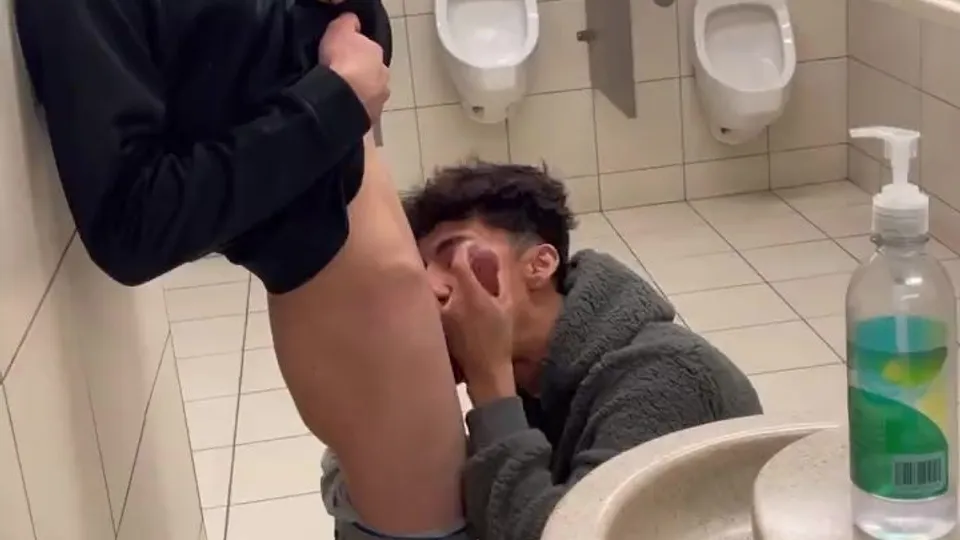 Boyfriends fucking in public bathroom - ThisVid.com