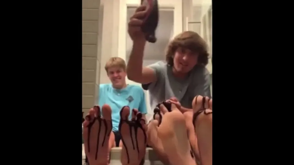 boys feet  — PornOne ex vPorn