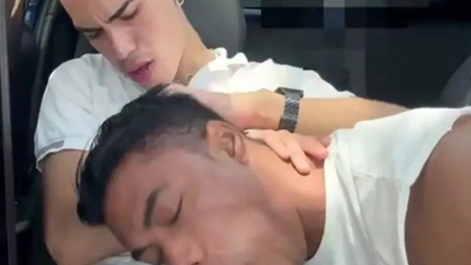 Boys Mutual Blowjob in Car - ThisVid.com