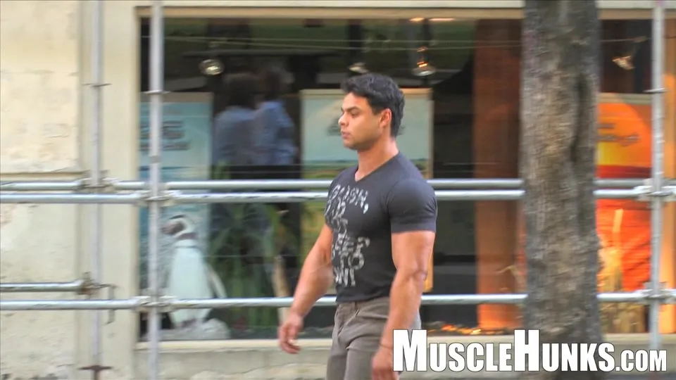 Brad Hatcher: Solo Muscle Showcase