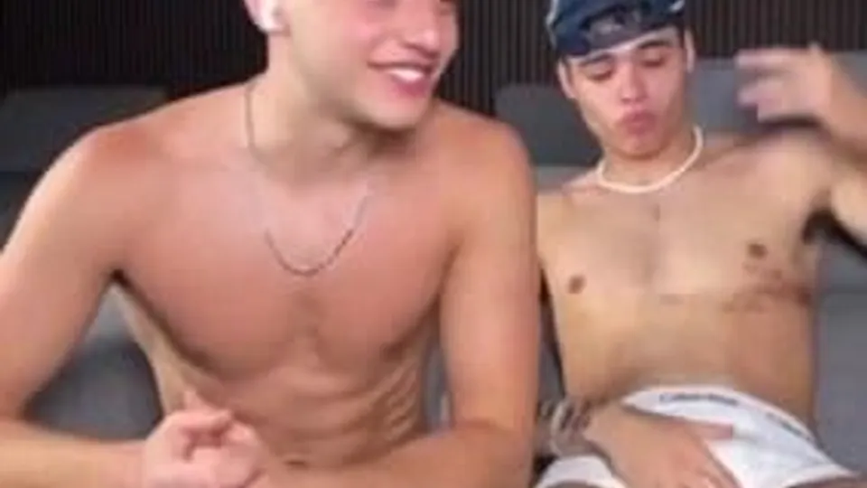 Braden Sherota and Brandon Cardoso (brandonpremium) finger together