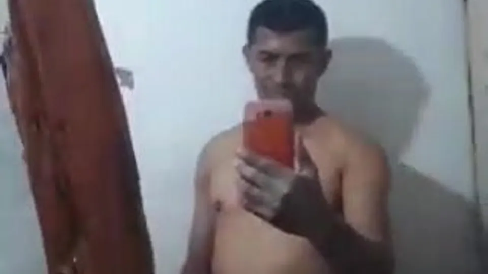 Brazilian daddy naked in the shower on periscope - ThisVid.com