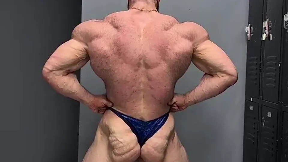 Brazilian musclebeast dad posing 4 - ThisVid.com