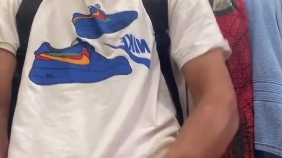 Brazilian twink cums - ThisVid.com