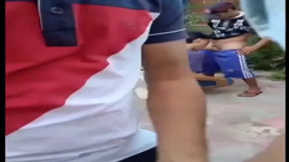 Brazililan dudes fucking around outdoors - ThisVid.com