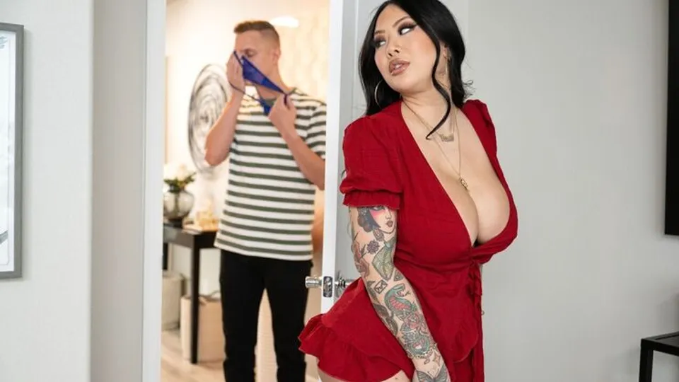 Brazzers - Alex MackConnie Perignon - I Need Privacy! Except In The Shower 