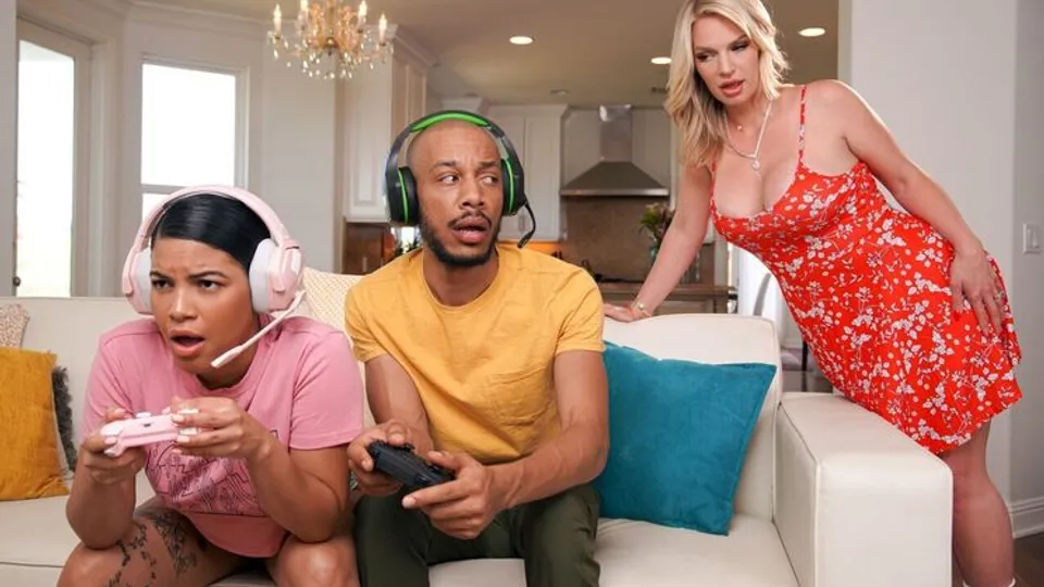 Brazzers - Rachael CavalliMaya FarrellDwayne Foxxx - Her Mom Is Even Hotter! 
