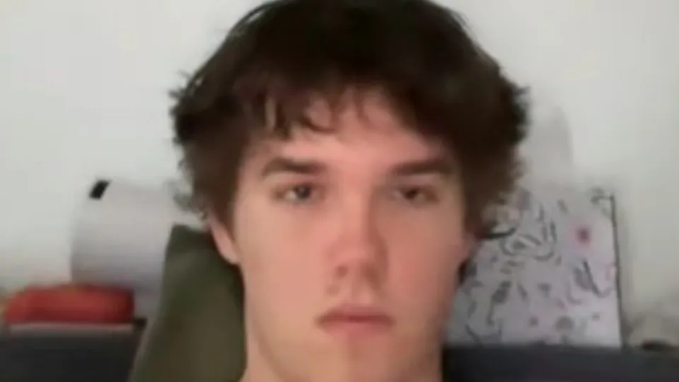 Brent, 19yo from Australia - ThisVid.com