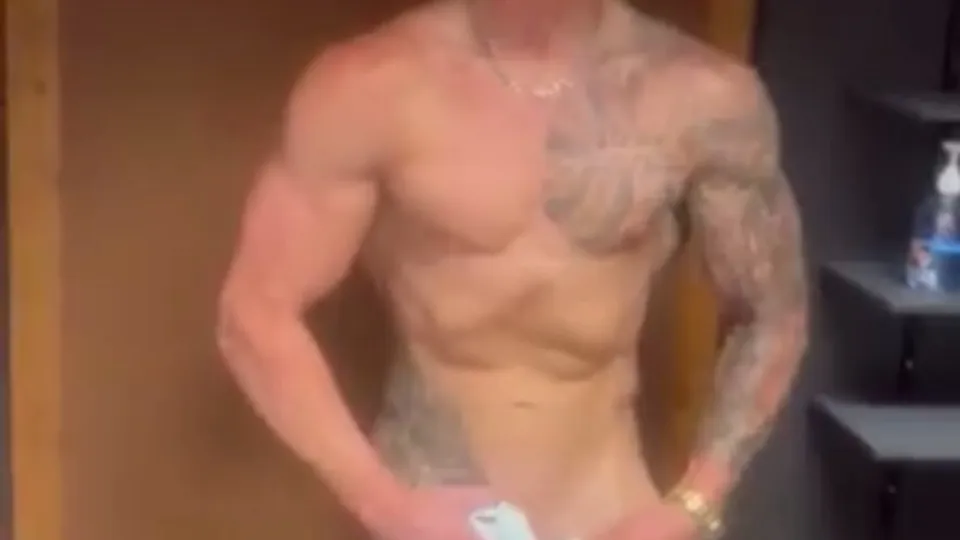 Bristol stripper with cock pump - ThisVid.com