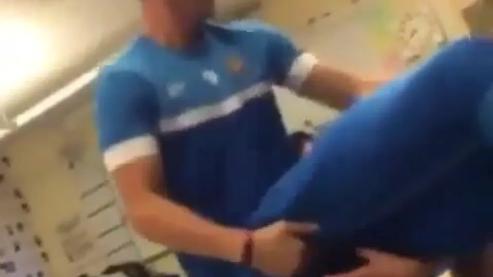 Broma entre heteros - ThisVid.com