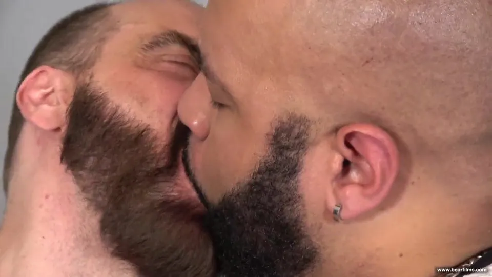 Brooklyn Bear & Steve Summers: Rencontre Gay Brutale