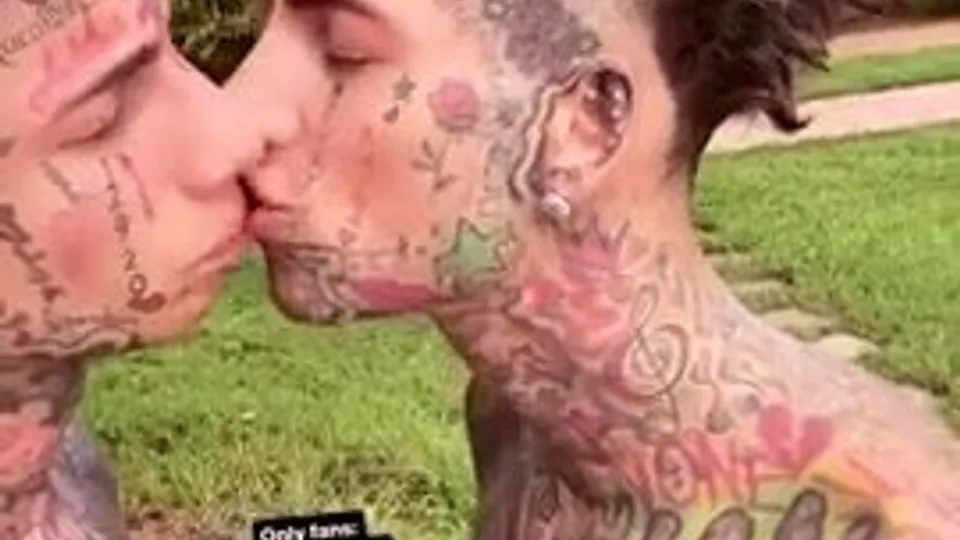 BROTHERS BONDING - ThisVid.com
