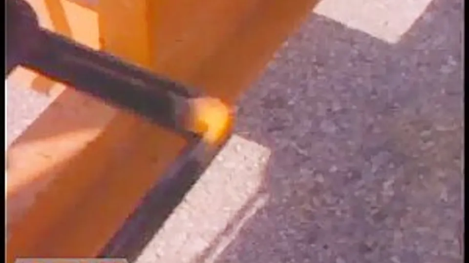 ブルース・エモリーの筋肉ソロ