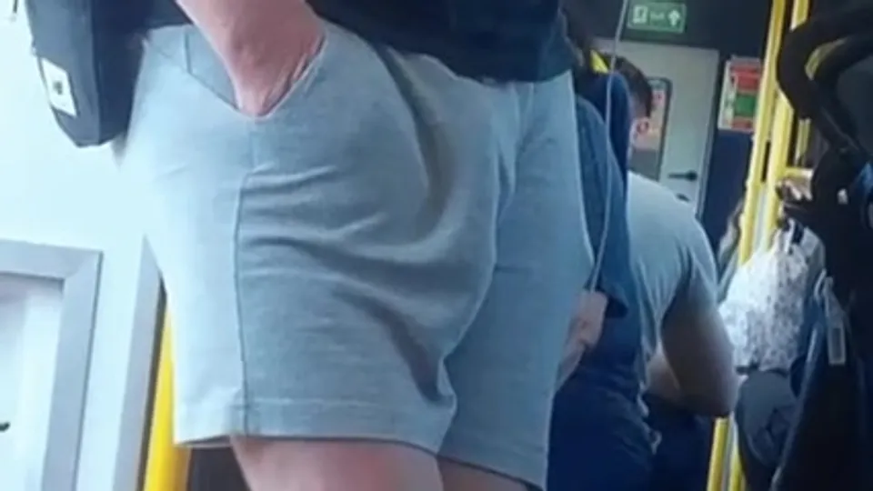 Bulge play in train - ThisVid.com