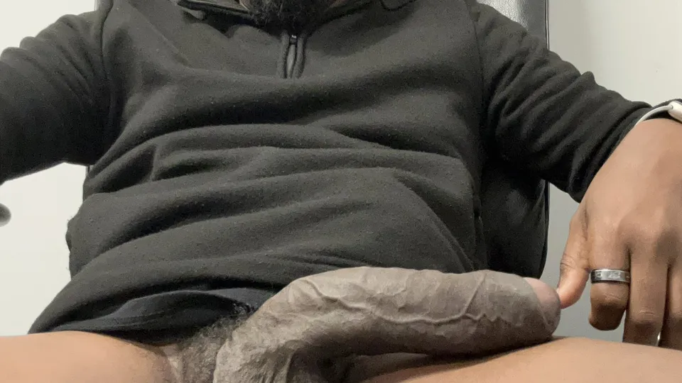 Bull *SPITS* & cums at work! - ThisVid.com