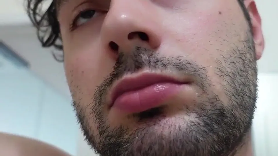 Bulto y cuerpo - ThisVid.com