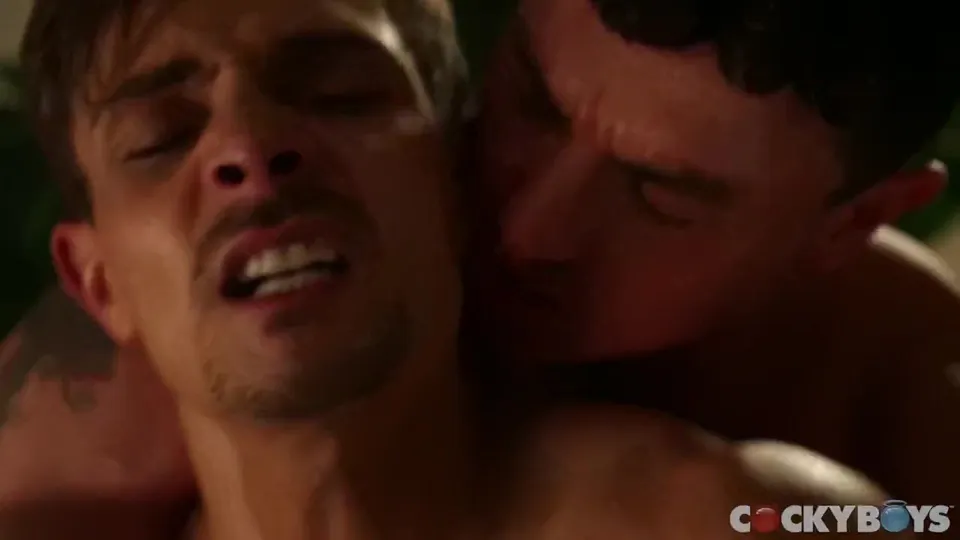 Cade Maddox nails Carter Dane sans a condom