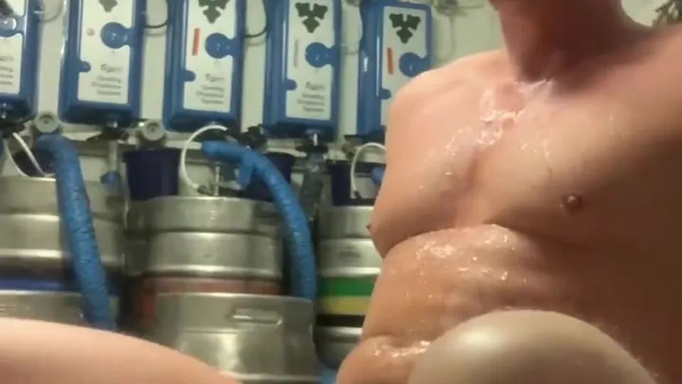 Caged beefy Brit gets soaked - ThisVid.com
