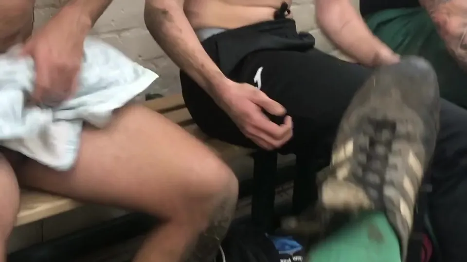 Cal and friends - video 2 - ThisVid.com
