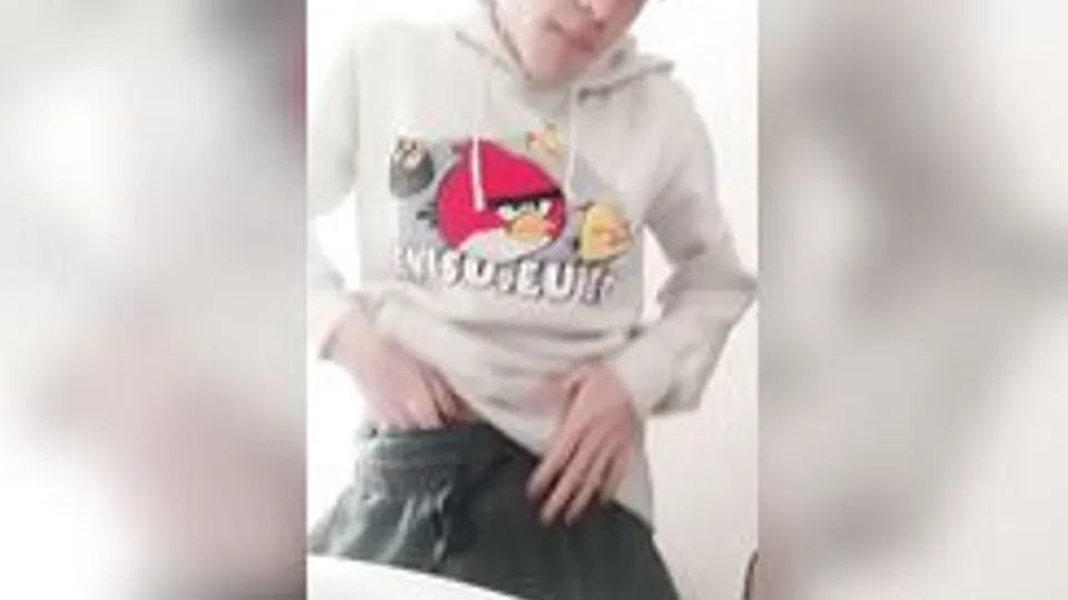 Cam Porn Menino safadinho gozando na pia do banheiro