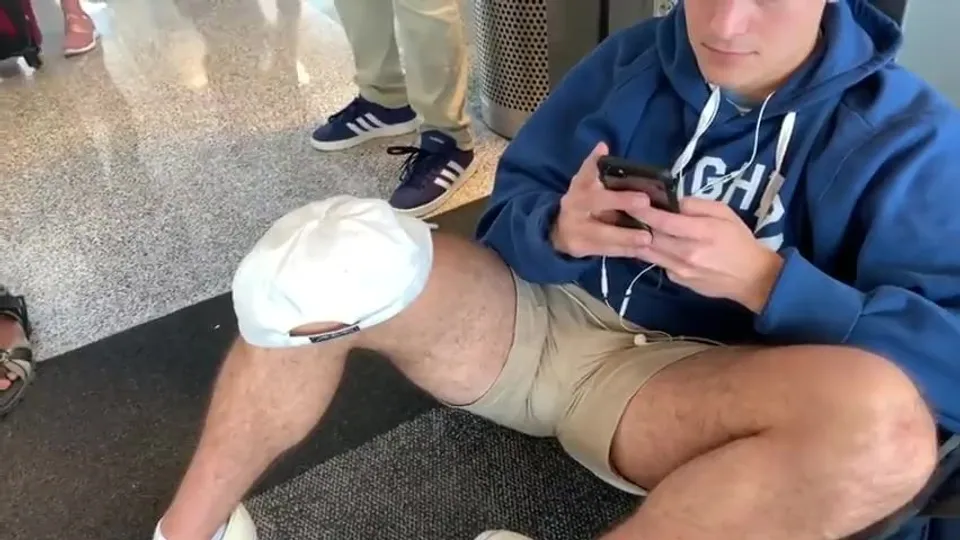 Candid bro - ThisVid.com