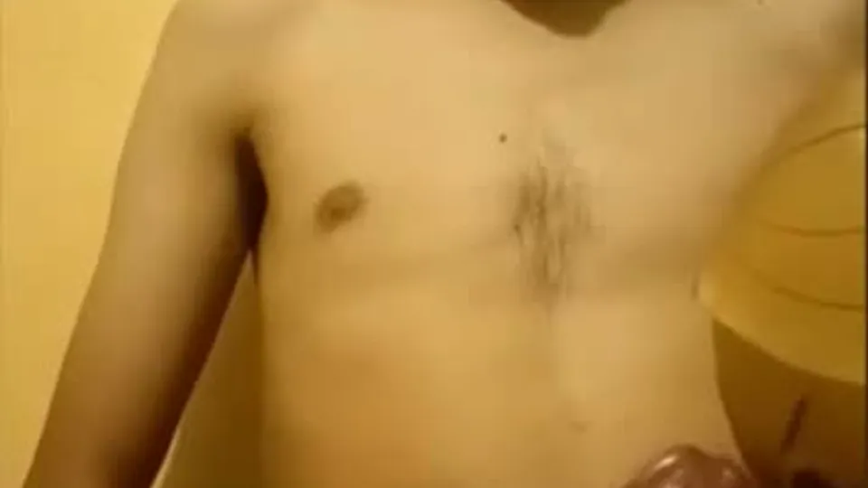 Carl0s_xx shows ass and cum