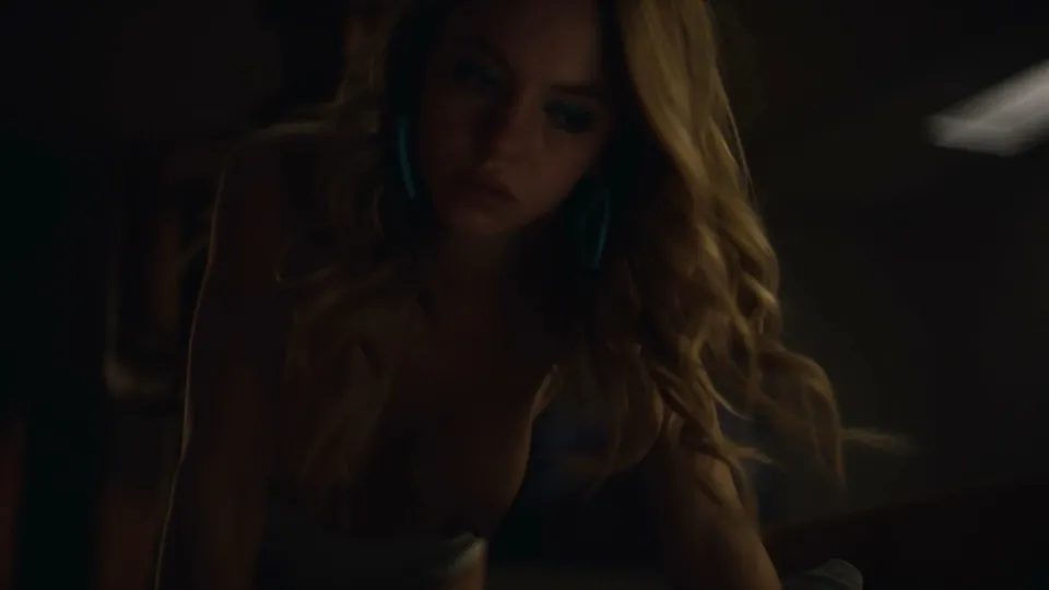 Cassie Howard nude – Euphoria s01e06 (2019)