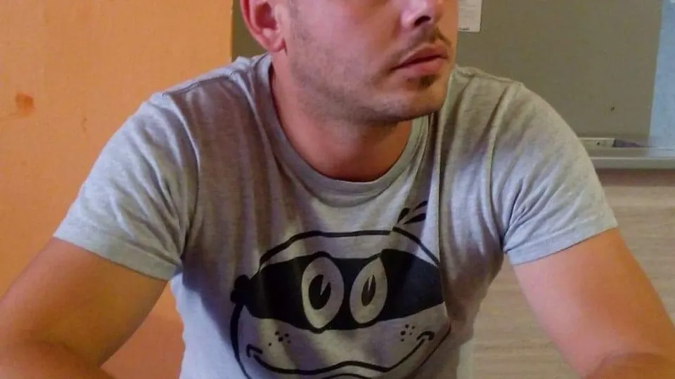 Casting str8 hairy guy - ThisVid.com