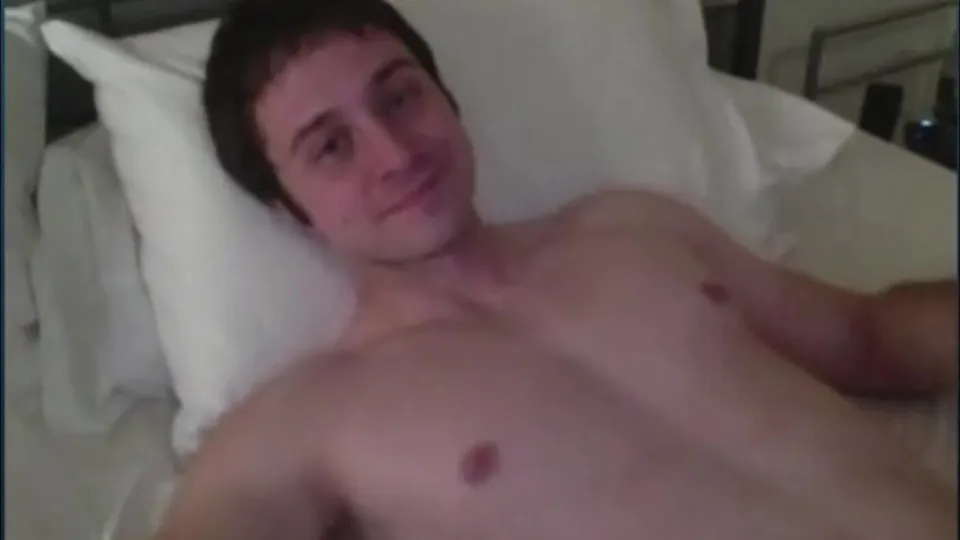 Catfished Hot guy jerks - ThisVid.com