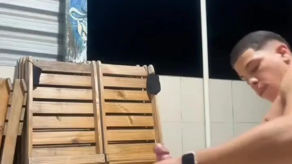 Cauatoscano se Masturba y Se Corne