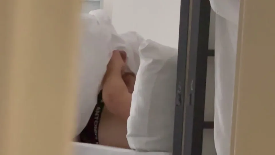 Caught Hostel Bro - ThisVid.com
