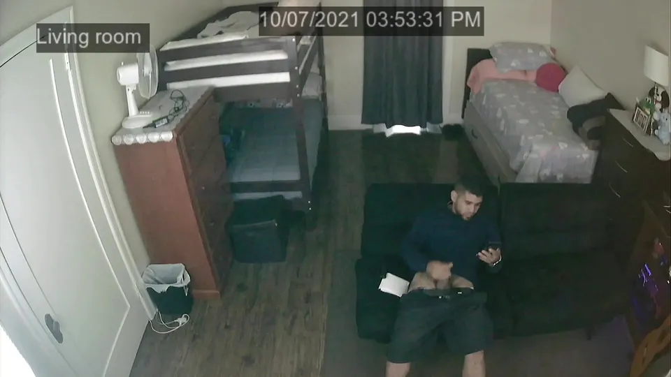 Caught jacking on cam - ThisVid.com
