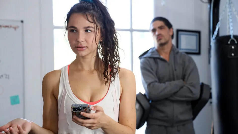 Caught My Coach - Bruce VentureLiz Jordan - My Boyfriend Thinks Im Fucking The Coach - S1:E6 