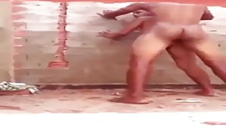 Caught straight worker enjoys a gay ass while in his construction job