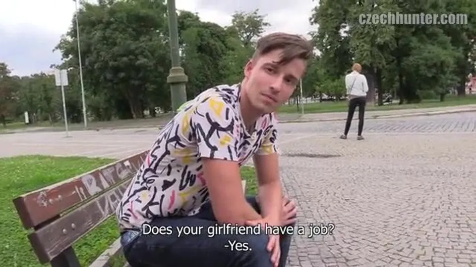 CH 260, Camera guy pays a young guy in multi coloured squiggle white T to suck and be